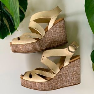 Pedro Garcia 7.5US (38) Cream Wedges